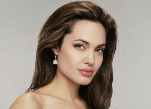    / Angelina Jolie
